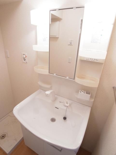 洗面設備　★お掃除しやすいシャワー水栓★