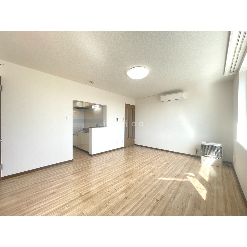 その他部屋・スペース　日当たりの良い明るいお部屋です。