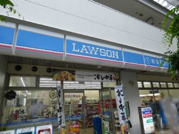 コンビニ　ローソン 深江本町三丁目店（コンビニ）まで131m