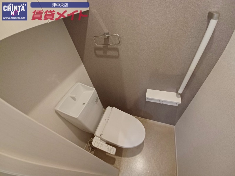 トイレ　同型参考写真