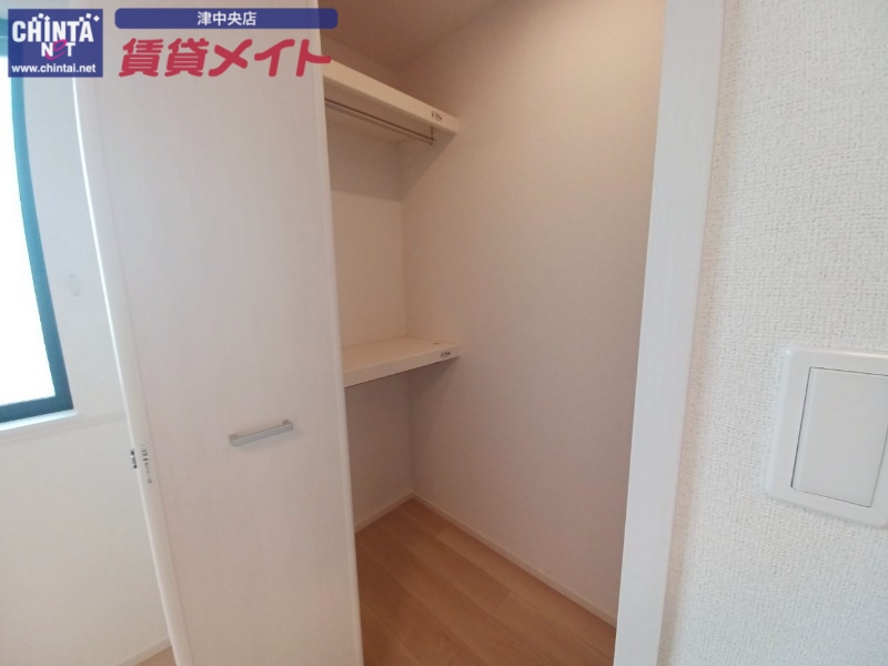 収納　同型参考写真