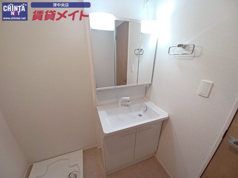 洗面設備　同型参考写真
