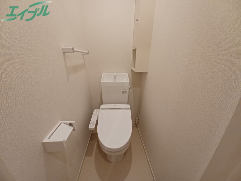 トイレ　同型反転タイプ画像