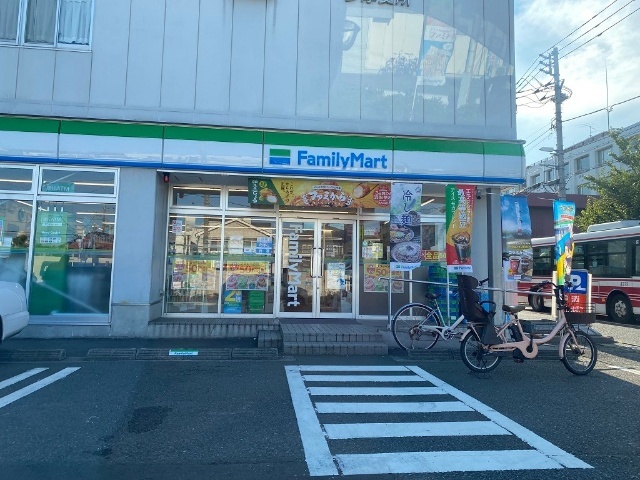 コンビニ　ファミリーマート国立駅北店（コンビニ）まで235m