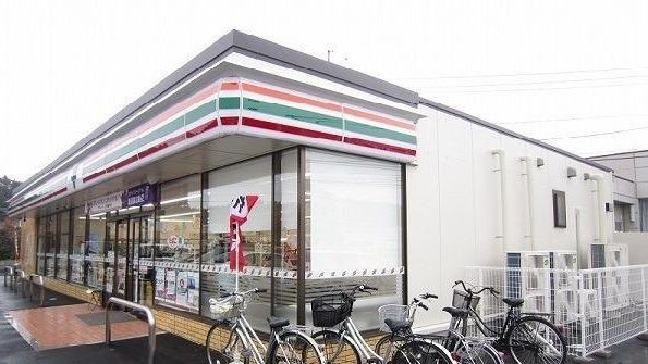 コンビニ　セブンイレブン春日店（コンビニ）まで600m