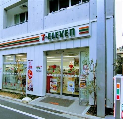 コンビニ　セブンイレブン（コンビニ）まで907m