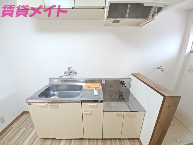 キッチン　同物件別室画像
