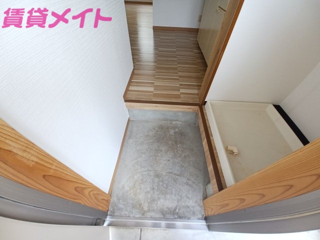 玄関　同物件別室画像