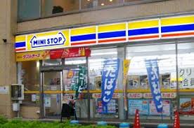コンビニ　ミニストップ 信濃町駅北口店（コンビニ）まで985m