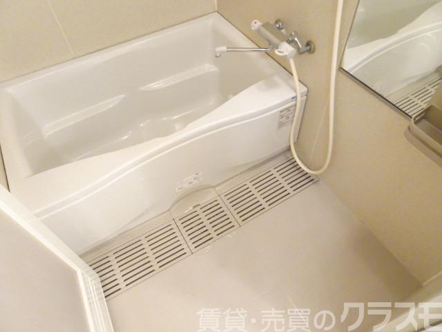 バス・シャワールーム　浴室乾燥機＆追い焚き機能付きバス♪