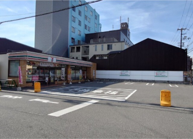 コンビニ　セブンイレブン大阪本田4丁目店（コンビニ）まで253m