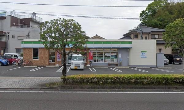 コンビニ　ファミリーマート花山手店（コンビニ）まで682m