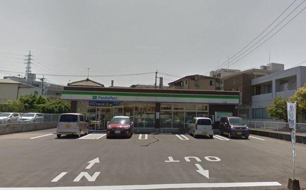 コンビニ　ファミリーマート　大坪西店（コンビニ）まで1303m