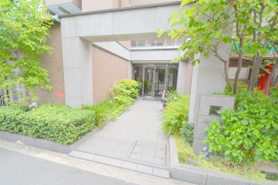 エントランス　綺麗なエントランスです。