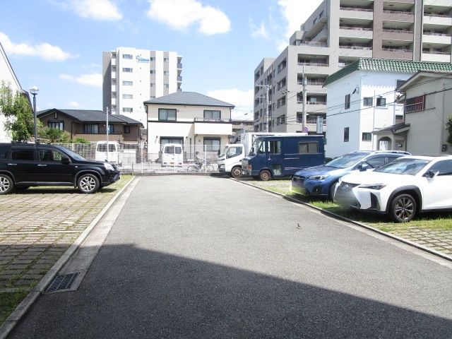 駐車場　駐車場