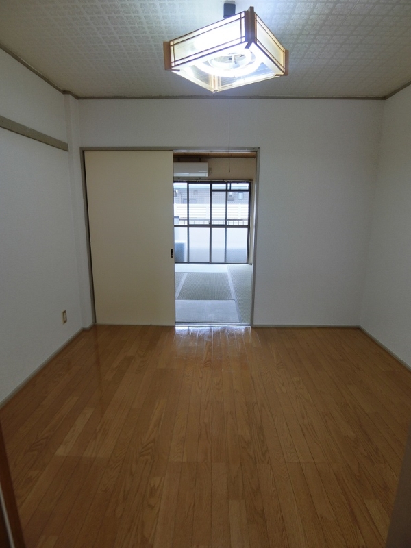 居室・リビング　※他の号室の写真になります