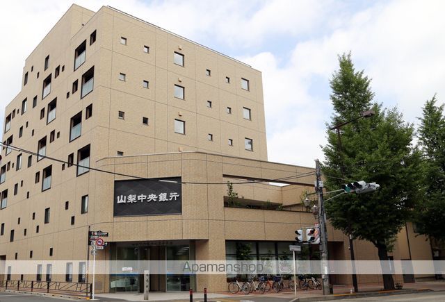 銀行　（株）山梨中央銀行／八王子支店（銀行）まで460m