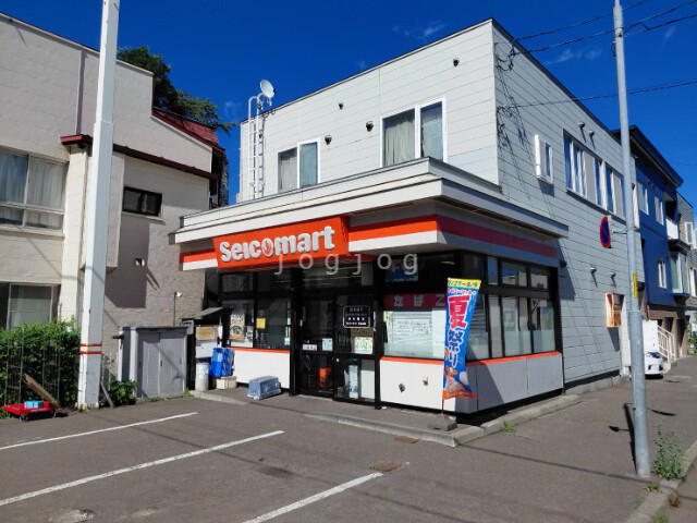 コンビニ　セーコーマートかめはた店（コンビニ）まで400m