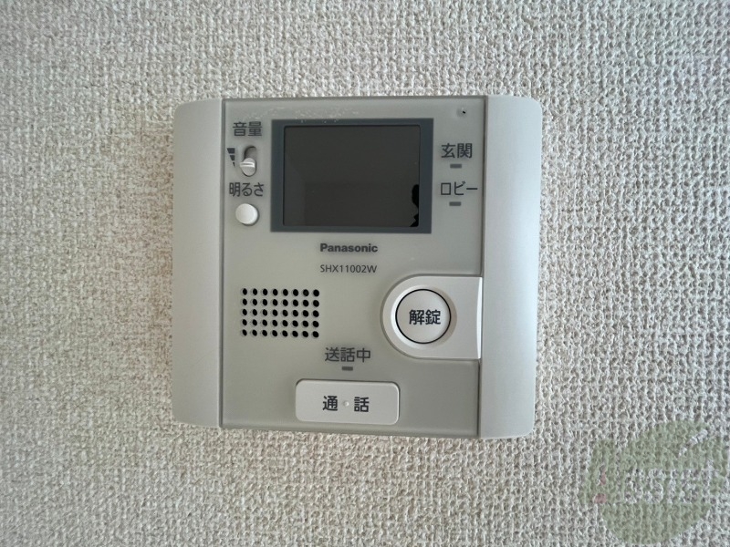 セキュリティ　ＴＶモニター付インターホンです。来客者の顔が見えるので安心