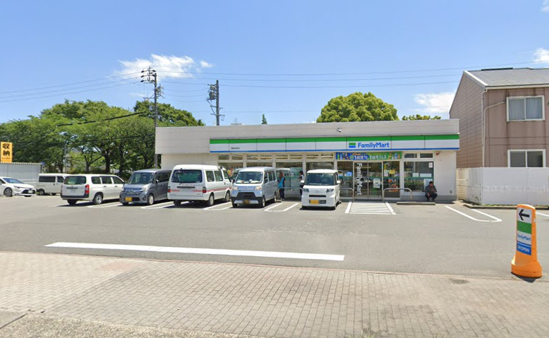 コンビニ　ファミリーマート 港春田野店（コンビニ）まで455m