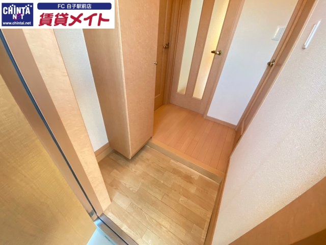 玄関　同物件別室写真