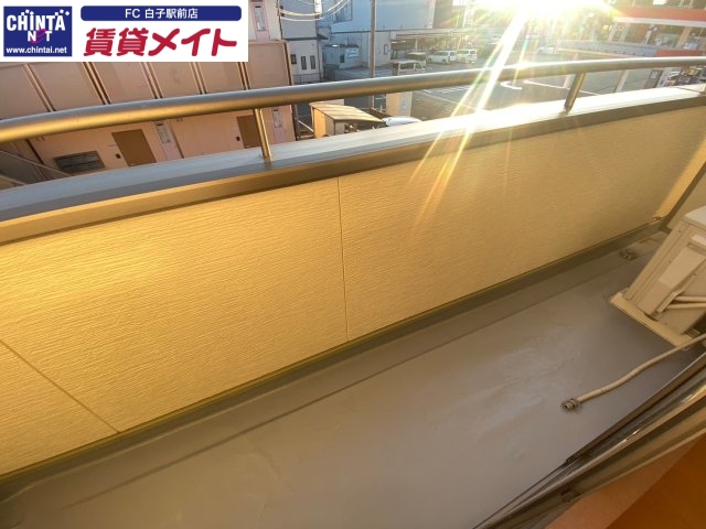 バルコニー　同物件別室写真