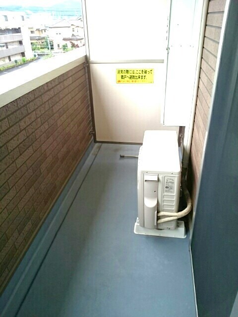 バルコニー　南向きで日当たり良好です。