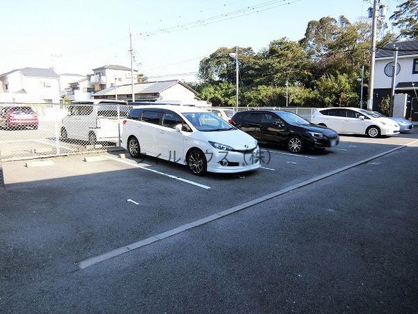 駐車場　敷地内駐車場！