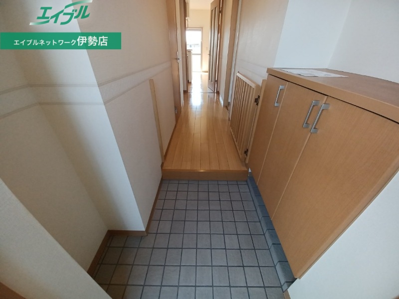 玄関　別部屋参考写真です