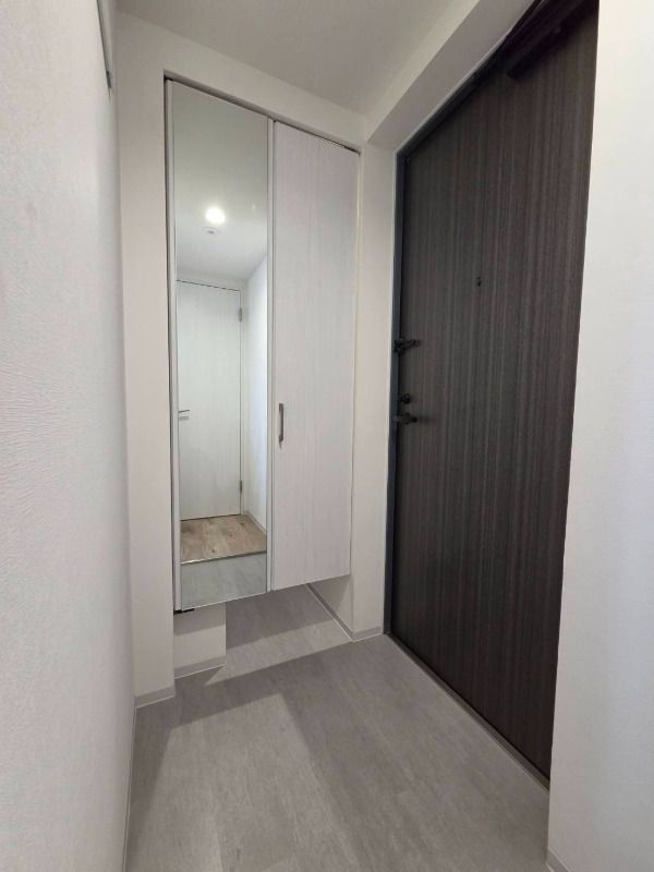 玄関　同タイプのお部屋写真となります！