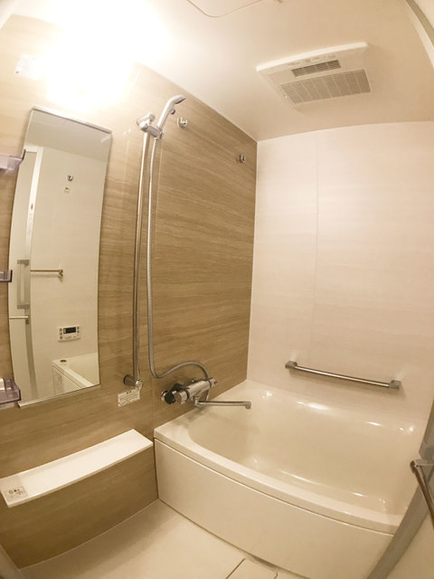 バス・シャワールーム　※写真は同タイプ住戸です。