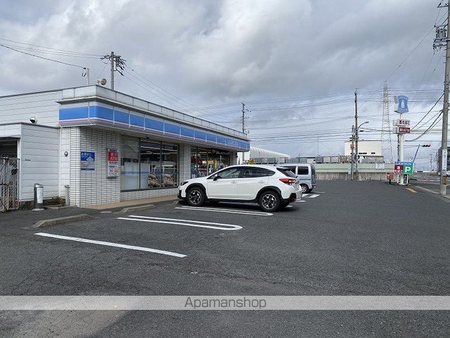 コンビニ　ローソン四日市別名店（コンビニ）まで407m