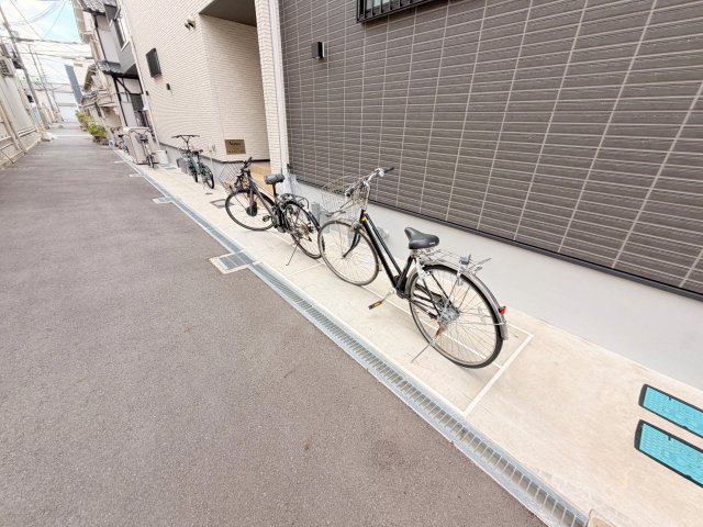 駐車場　敷地内には入居者専用の駐輪スペースもあります。