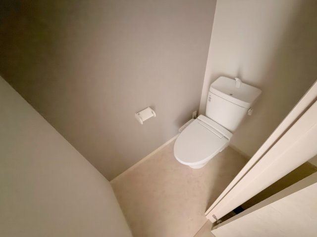 トイレ　綺麗なトイレにはウォシュレット標準装備です。