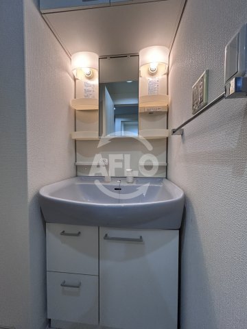 洗面設備　BRAVI新大阪　洗面台