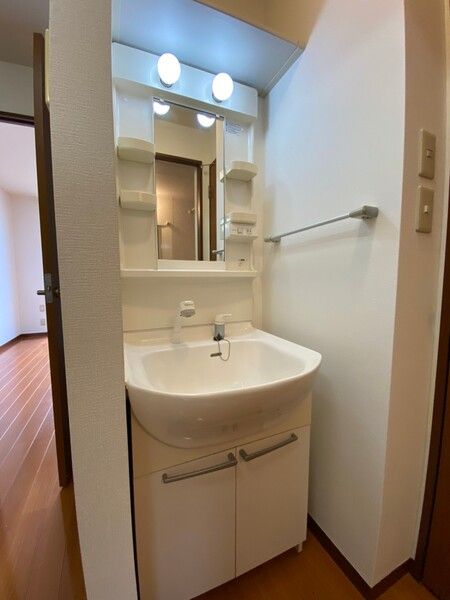 洗面設備　別部屋参照写真