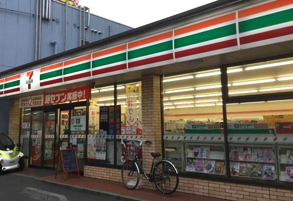 コンビニ　セブンイレブン 千葉稲毛海岸駅前店（コンビニ）まで1029m