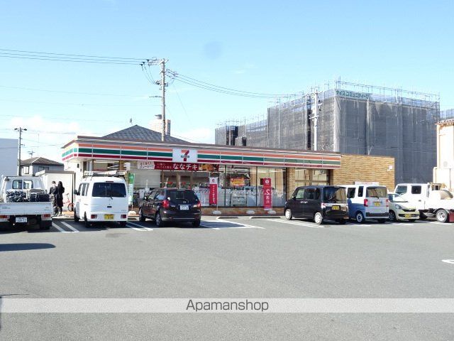 コンビニ　セブンイレブン（コンビニ）まで261m