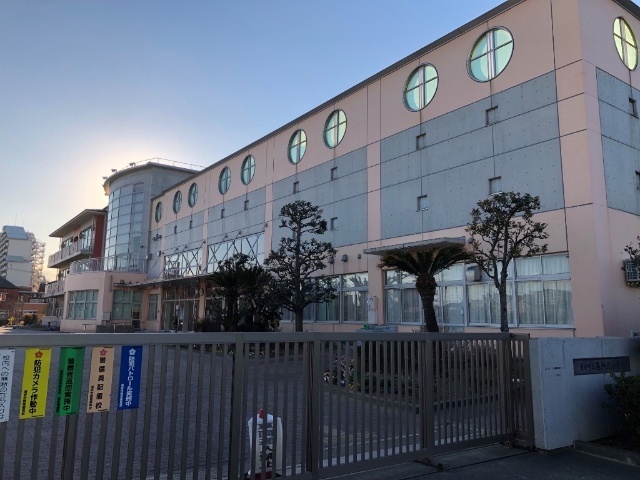 小学校　浦安市立高洲北小学校（小学校）まで553m