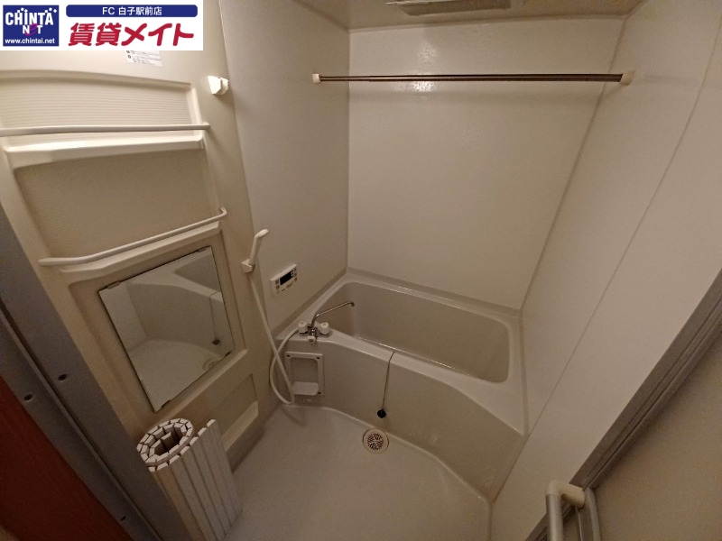 バス・シャワールーム　同物件別部屋写真