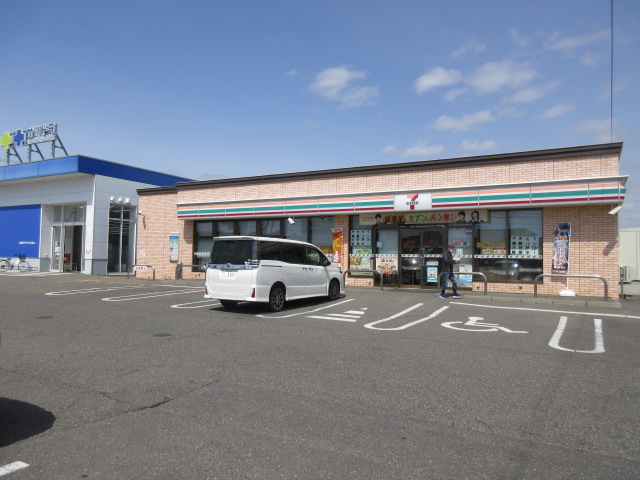 コンビニ　セブンイレブン帯広西15条北1丁目店（コンビニ）まで484m