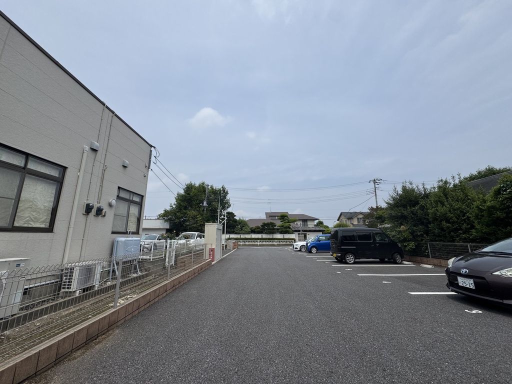 駐車場　駐車場