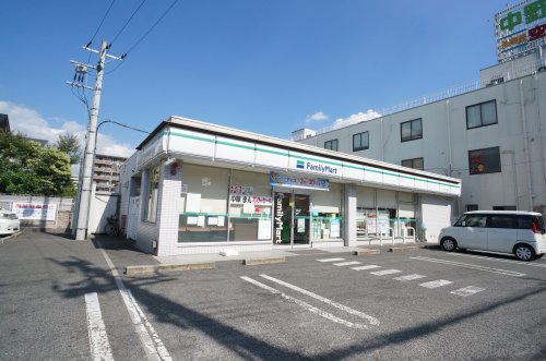 コンビニ　ファミリーマート橿原内膳店（コンビニ）まで427m