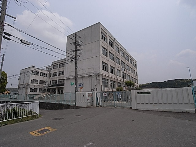 中学校　天理市立北中学校（中学校）まで1629m