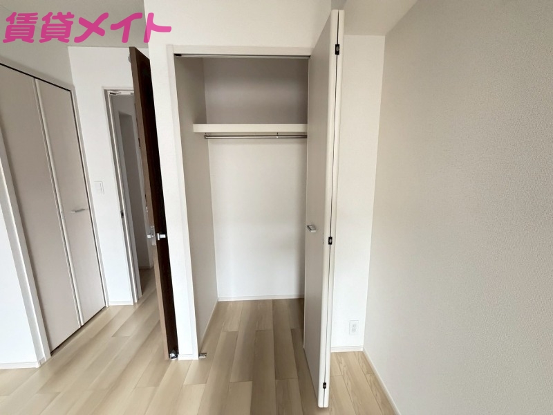 収納　同ハウスメーカー施工類似物件写真