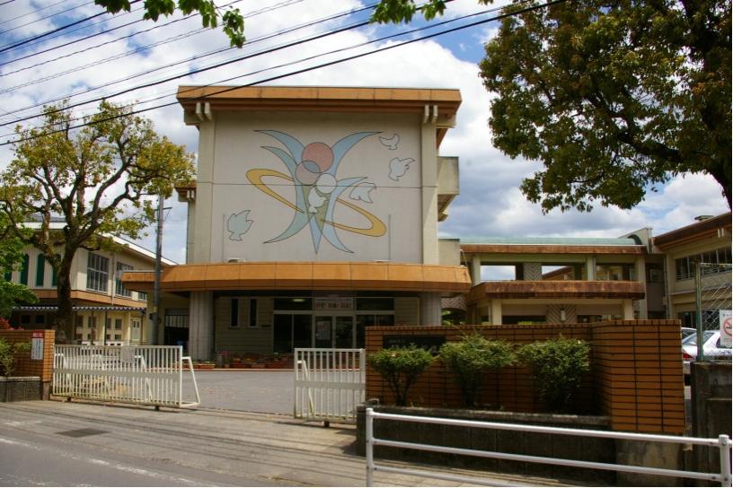 小学校　日田市立三和小学校（小学校）まで911m