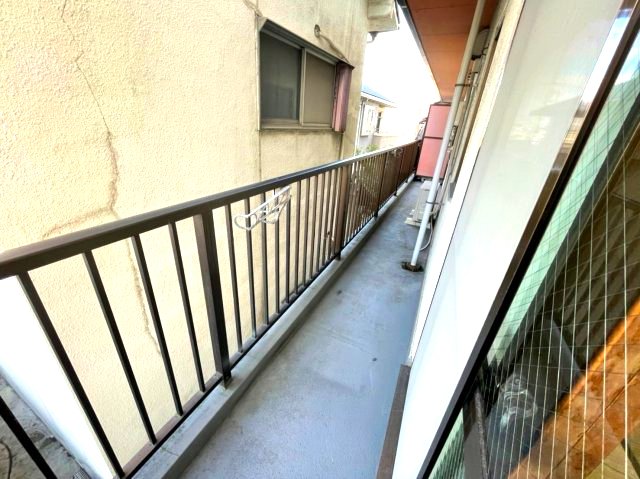 バルコニー　イメージとして同マンション他部屋を表示しています