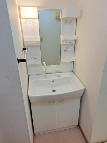 洗面設備　生活に欠かせない独立洗面台です