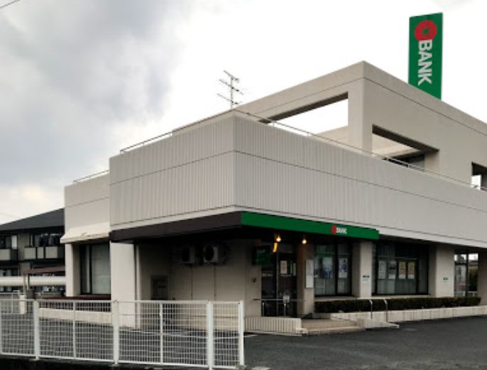銀行　トマト銀行津高支店（銀行）まで1800m