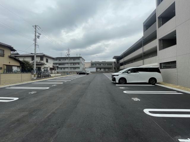 駐車場　駐車場